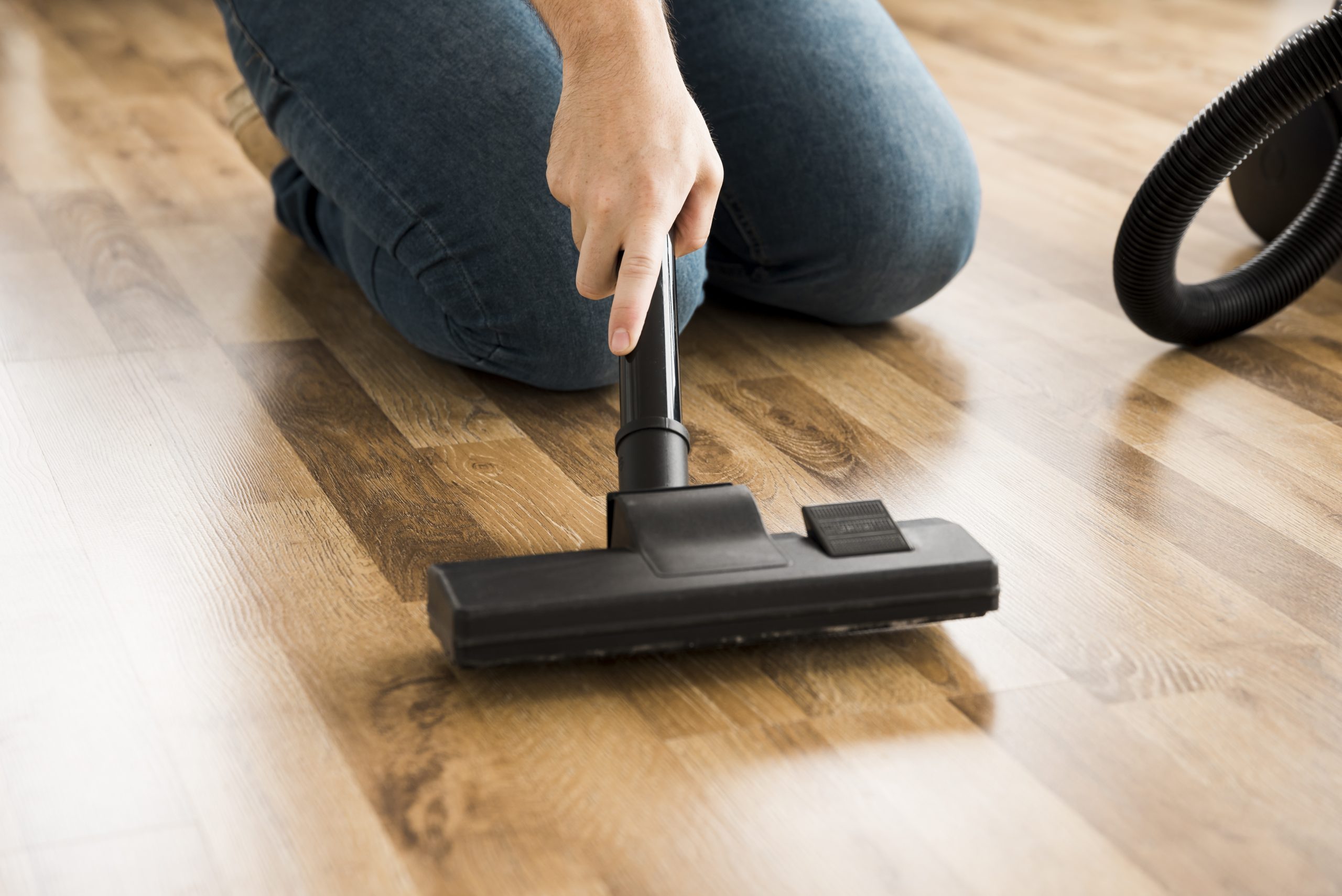 Cách vệ sinh sàn nhựa giả gỗ